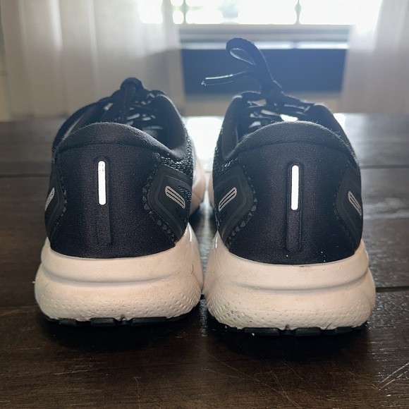 Brooks Ghost 14 Sneaker Size 10B Black & White - Picture 5 of 8